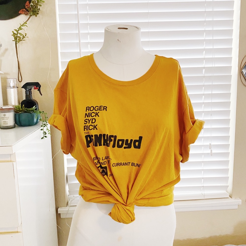 ✨NEW✨ Pink Floyd Band Tee